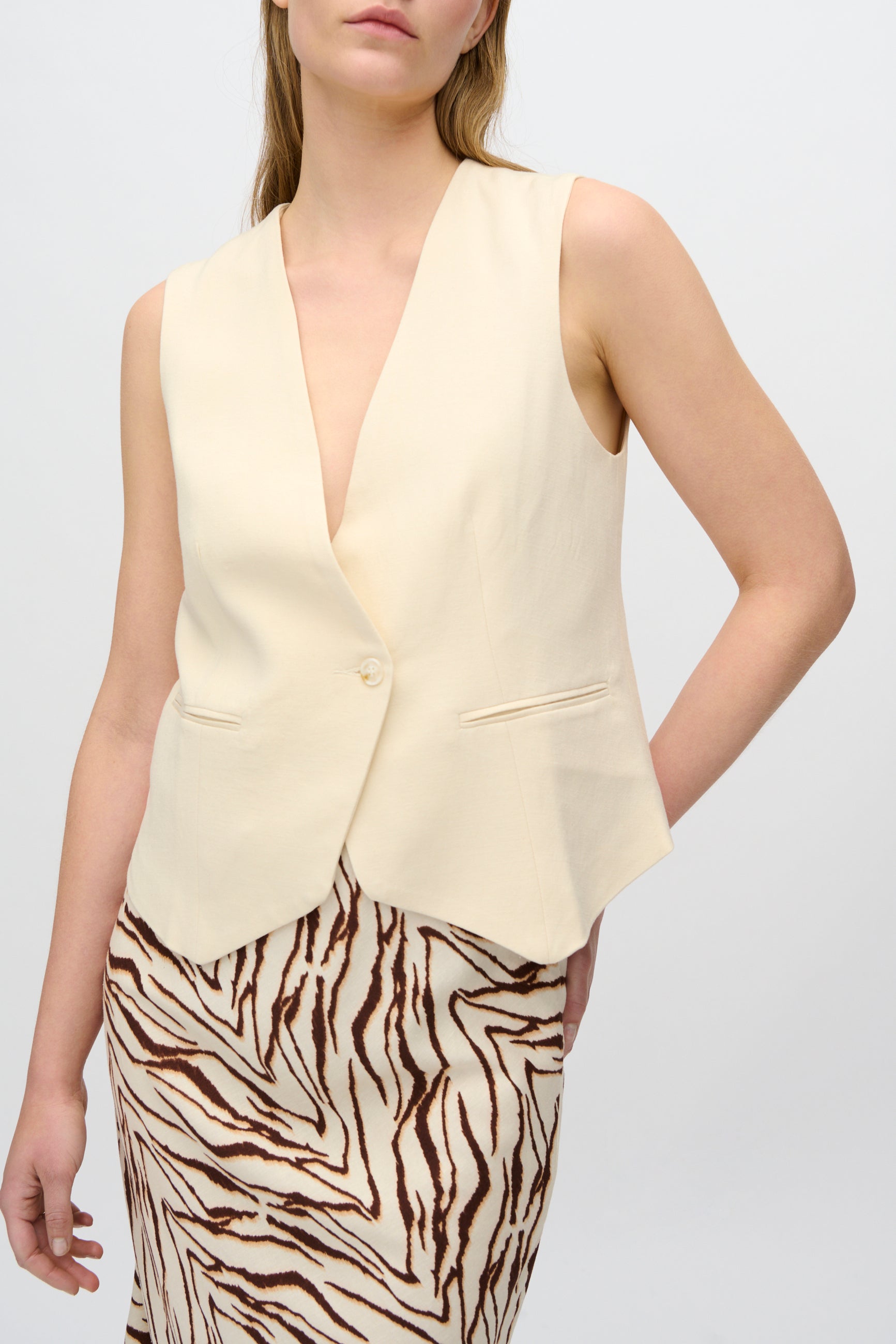 minimum female Melina fitted vest 3069 Waistcoat 0908 Summer Sand