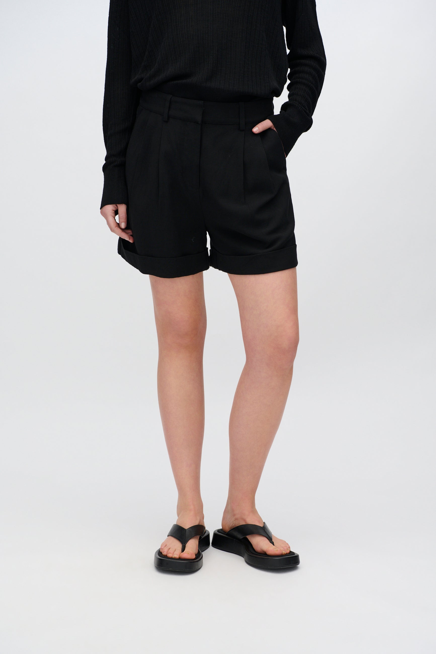 minimum female Selby linen blend shorts 3069 Shorts 999 Black