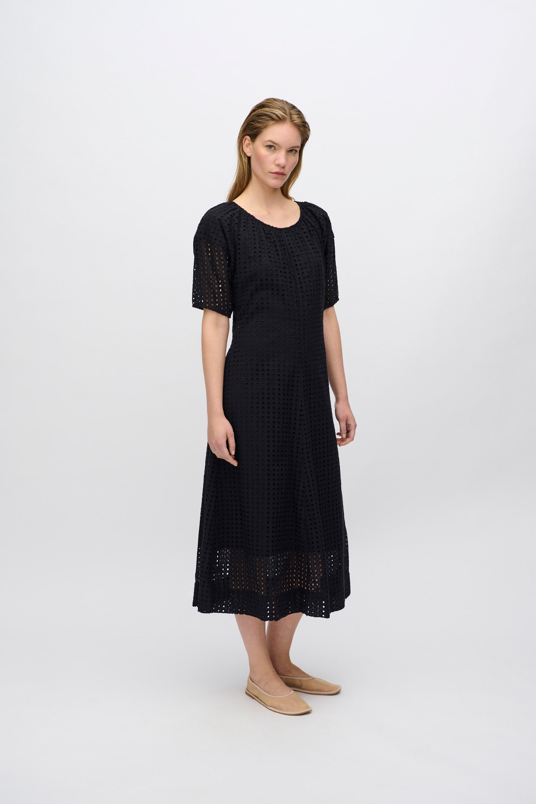 minimum female Alice midi dress in broderie anglaise 4258 Midi Dress 999 Black