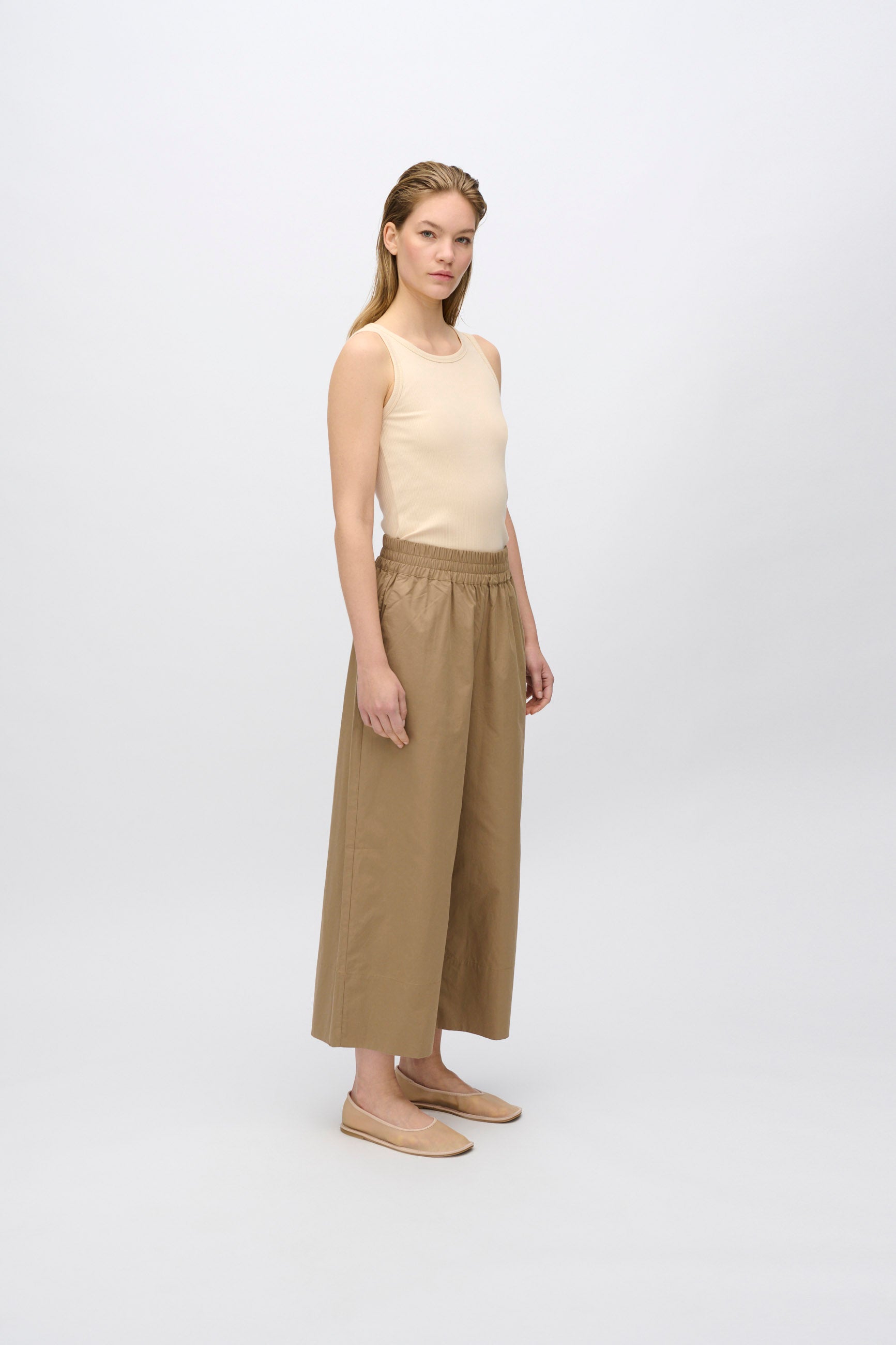 minimum female Eira casual capri pants 4238 Casual Pants 1609 Greige