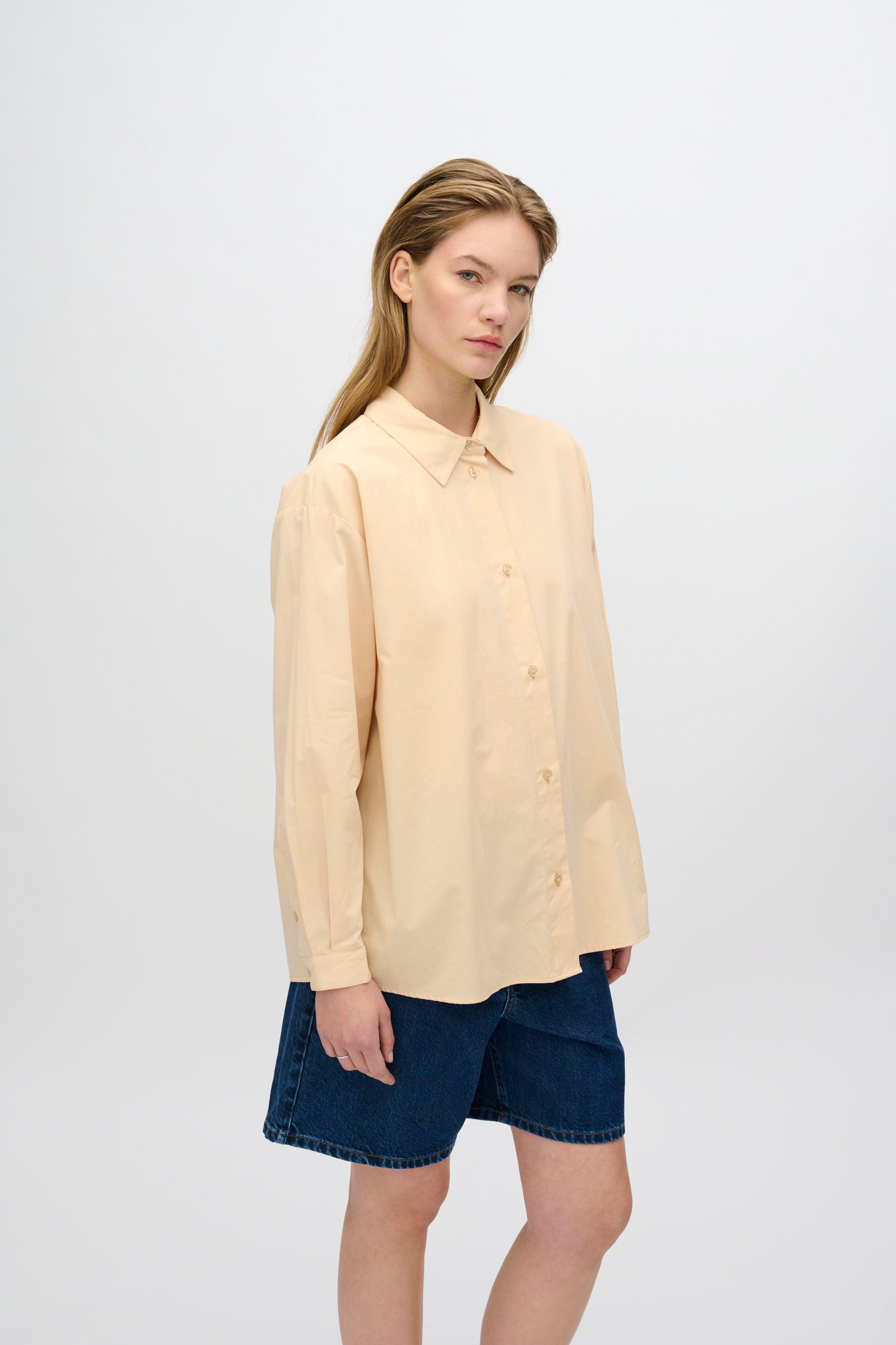 minimum female Harper long sleeved shirt 4238 Long Sleeved Shirt 1110 Creme De Peche