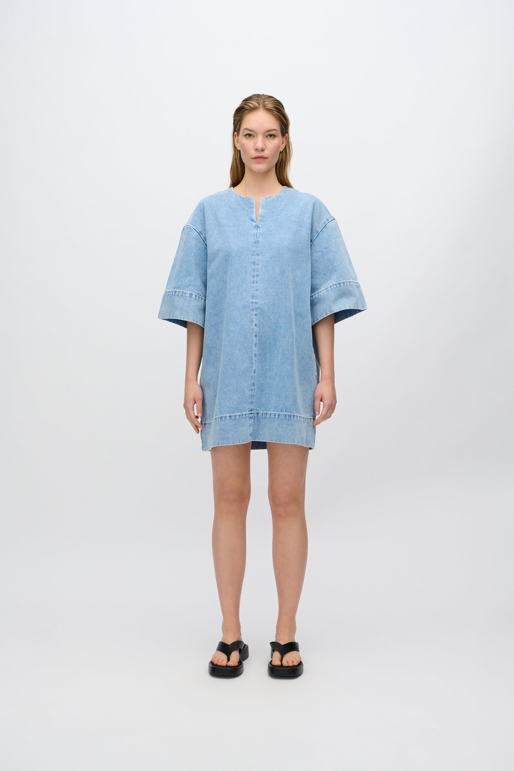 minimum female Wilma denim dress 4282 Short Dress 1001 Light Blue